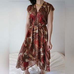 Medium vintage earth toned floral dress, lightweight capped sleeved wrap dress